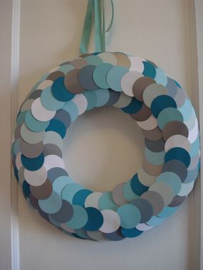 Paper Cut-out Wreath DIY